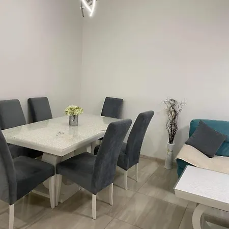 Sims Apartment